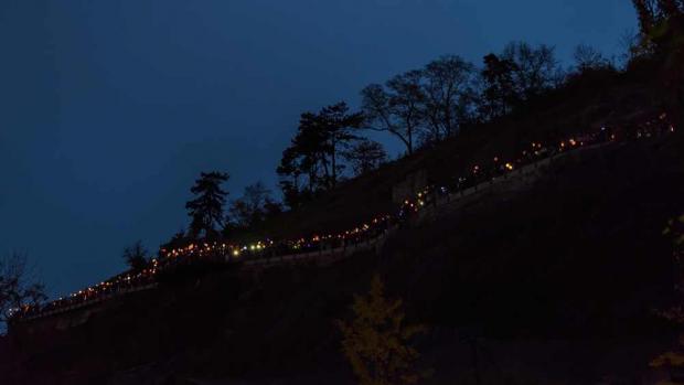 V neděli oblíbený lampionový průvod po zoo připomene hinduistický svátek světel Diwali. Foto: Petr Hamerník, Zoo Praha.