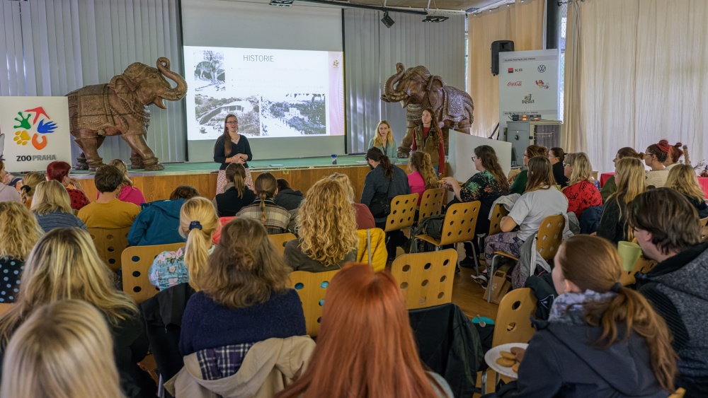 Přednáška ve Vzdělávacím centru, foto: Petr Hamerník, Zoo Praha